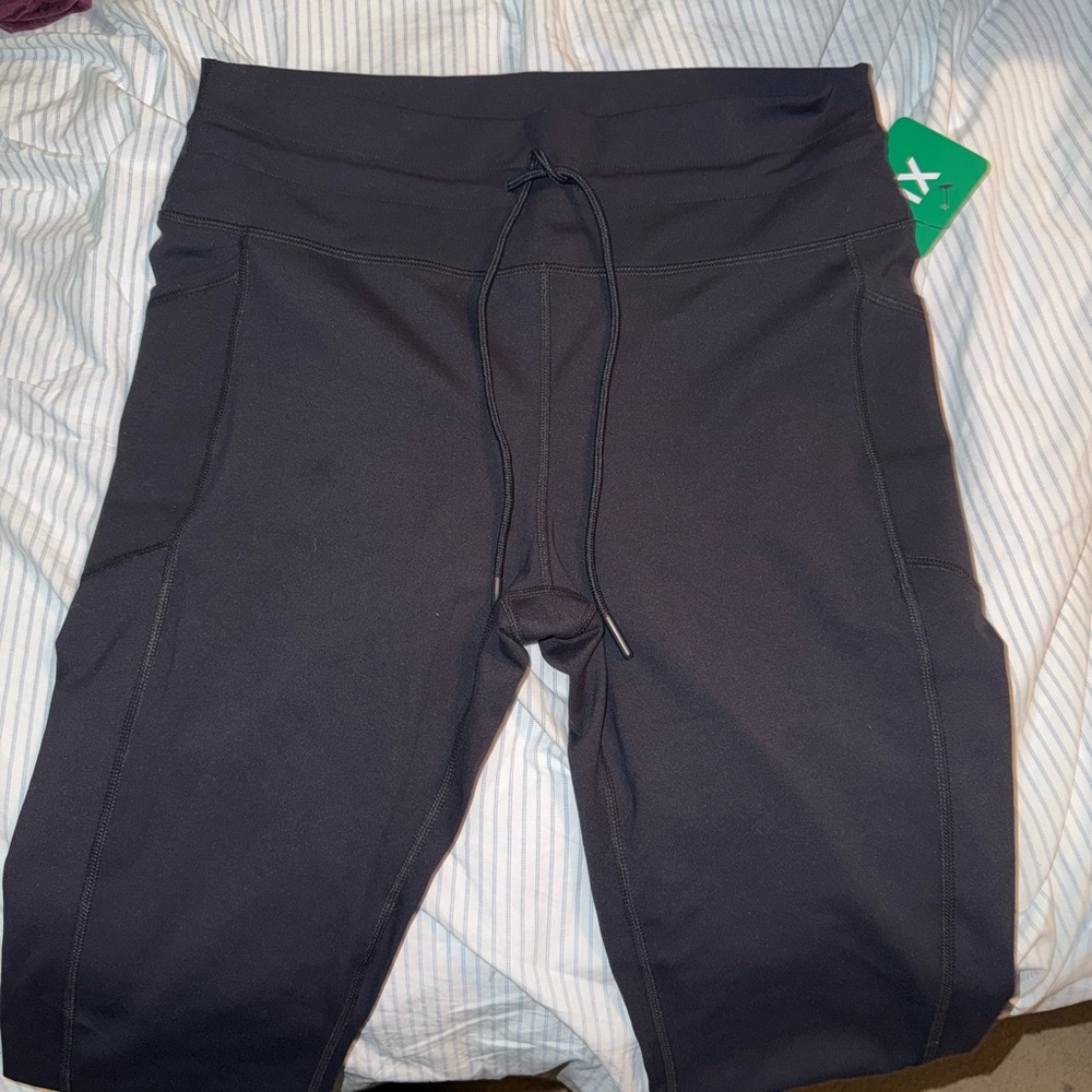 Women’s Black Leggings w/ pockets